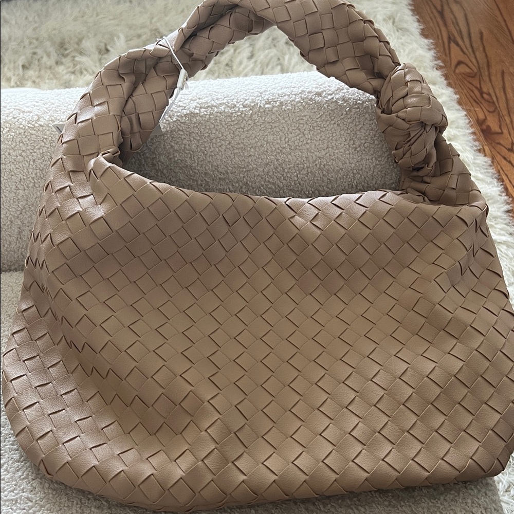 Gorgeous Tan Woven Hobo Shoulder Bag